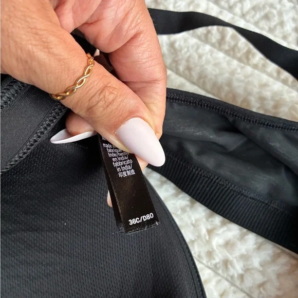 Victoria Sport Gray Zip-Front Sports Bra - Picture 4 of 6